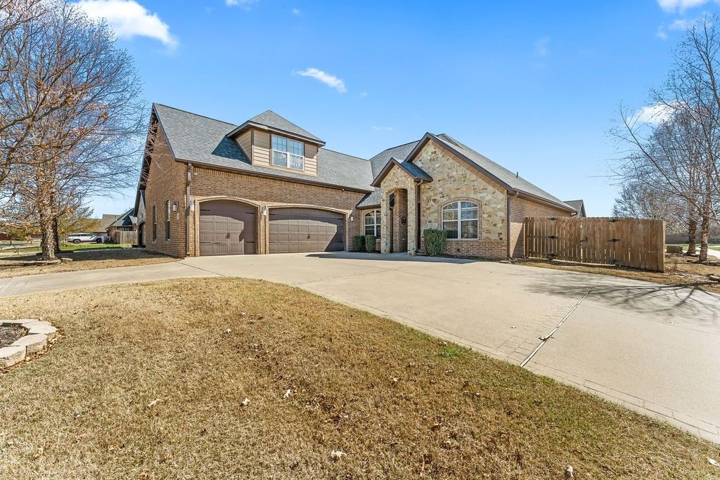 2605 SW Aster Way, Bentonville, AR 72713