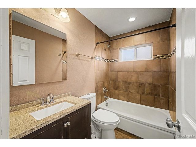 2301 E 93rd Pl, Thornton, CO 80229