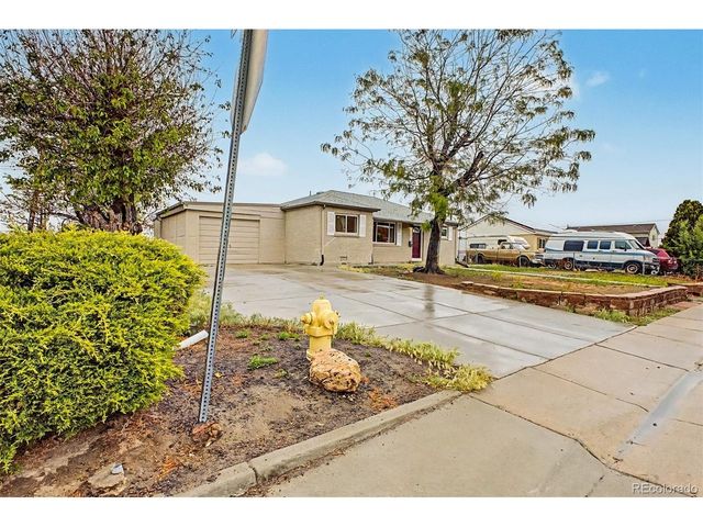 2301 E 93rd Pl, Thornton, CO 80229