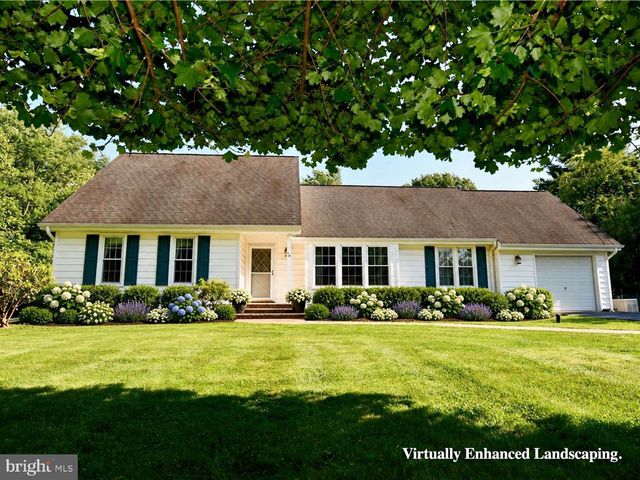 26 MORNINGSIDE DR, Pennington, NJ 08534