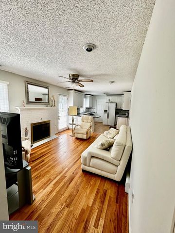 26 MORNINGSIDE DR, Pennington, NJ 08534