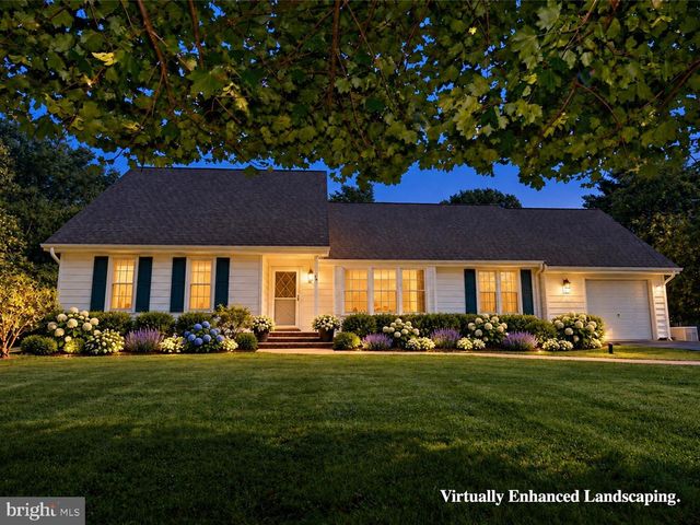 26 MORNINGSIDE DR, Pennington, NJ 08534