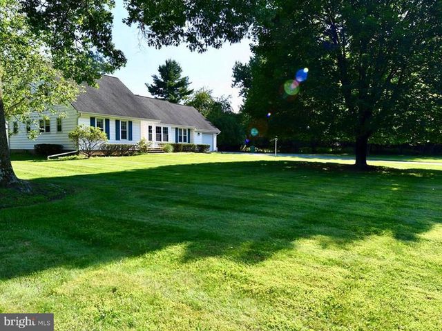 26 MORNINGSIDE DR, Pennington, NJ 08534