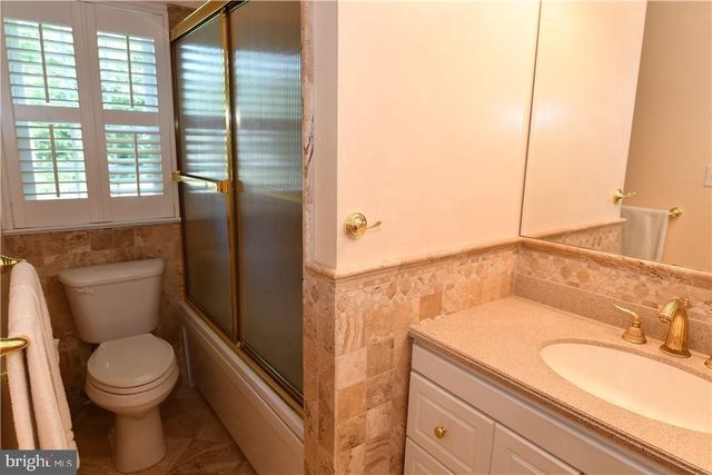 26 MORNINGSIDE DR, Pennington, NJ 08534