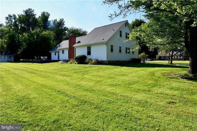 26 MORNINGSIDE DR, Pennington, NJ 08534