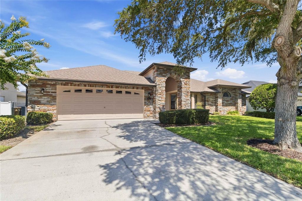 Image 2 of property listing at 122 LENA ANN DRIVE, St Cloud, FL 34771