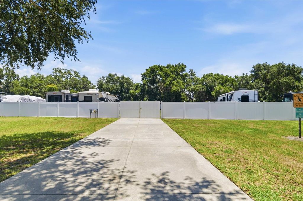 Image 44 of property listing at 122 LENA ANN DRIVE, St Cloud, FL 34771