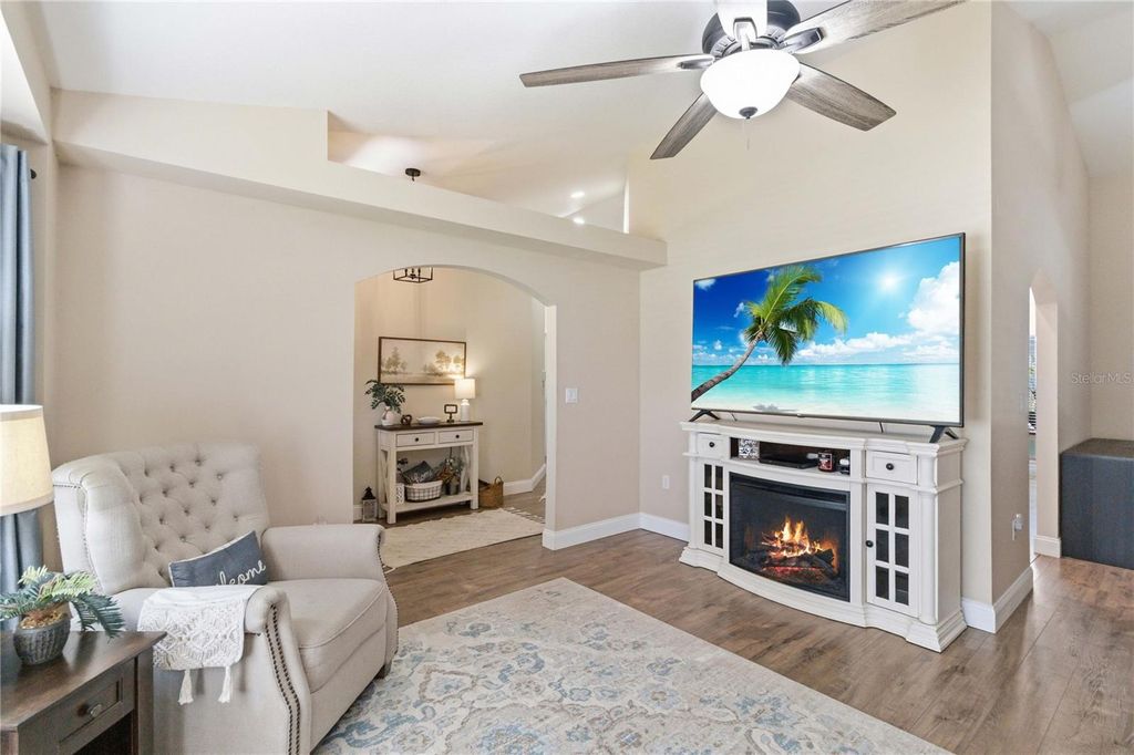 Image 6 of property listing at 122 LENA ANN DRIVE, St Cloud, FL 34771