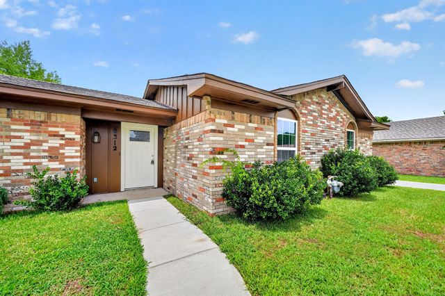 8312 Charles Street, Greenville, TX 75402