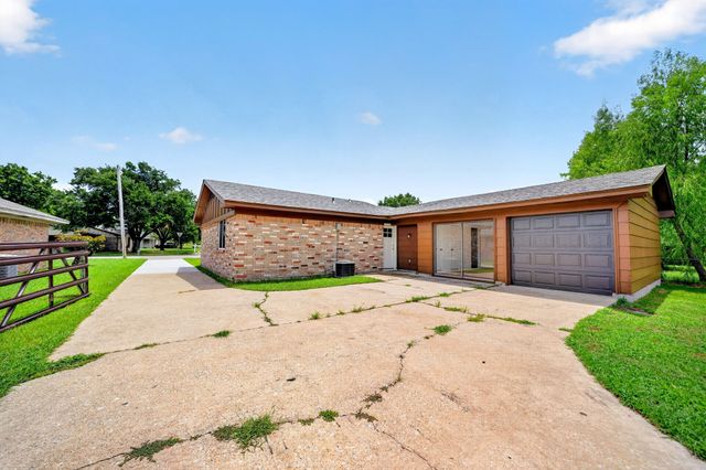 8312 Charles Street, Greenville, TX 75402