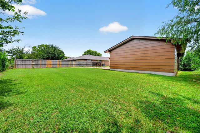 8312 Charles Street, Greenville, TX 75402