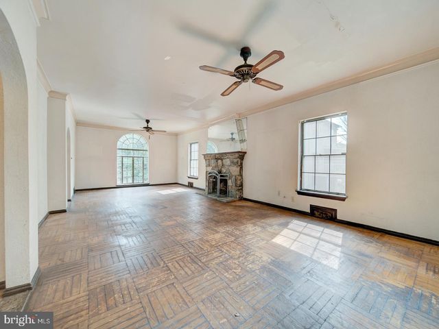 3819 SUITLAND RD SE, Washington, DC 20020