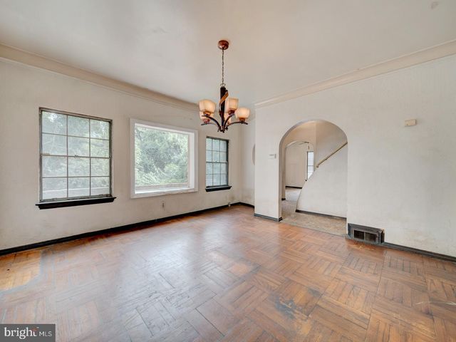 3819 SUITLAND RD SE, Washington, DC 20020