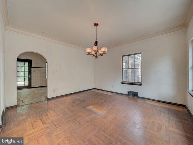 3819 SUITLAND RD SE, Washington, DC 20020