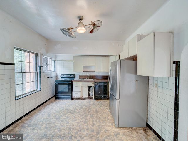 3819 SUITLAND RD SE, Washington, DC 20020