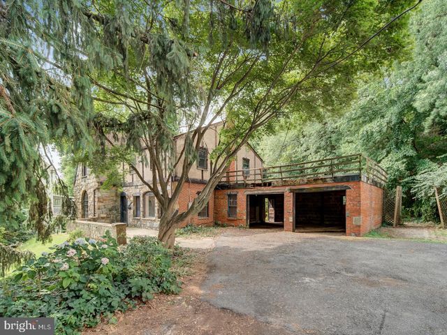 3819 SUITLAND RD SE, Washington, DC 20020