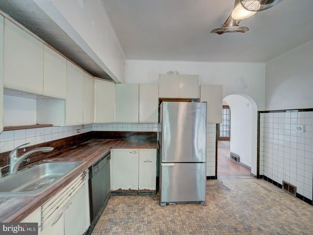 3819 SUITLAND RD SE, Washington, DC 20020