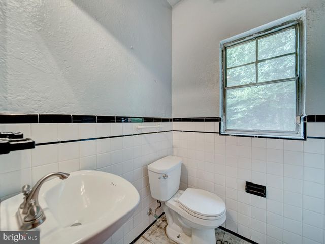 3819 SUITLAND RD SE, Washington, DC 20020