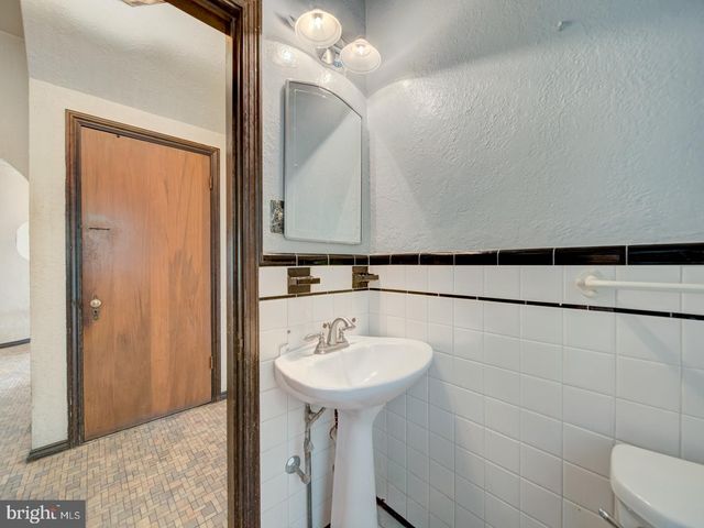 3819 SUITLAND RD SE, Washington, DC 20020