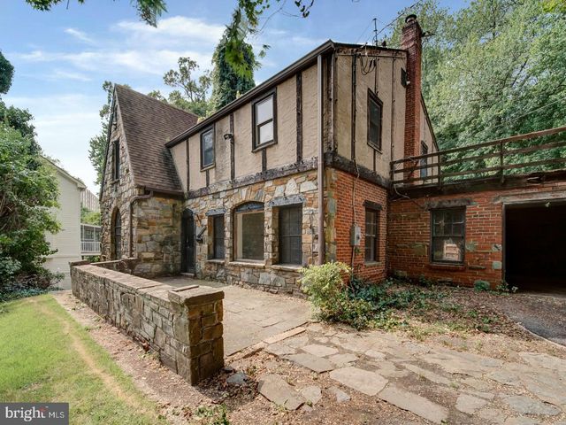 3819 SUITLAND RD SE, Washington, DC 20020