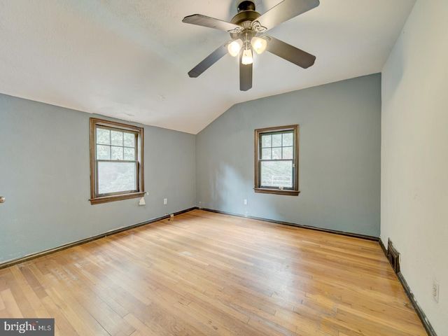 3819 SUITLAND RD SE, Washington, DC 20020