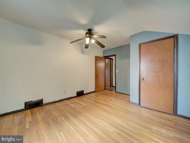 3819 SUITLAND RD SE, Washington, DC 20020