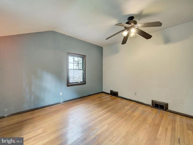 3819 SUITLAND RD SE, Washington, DC 20020