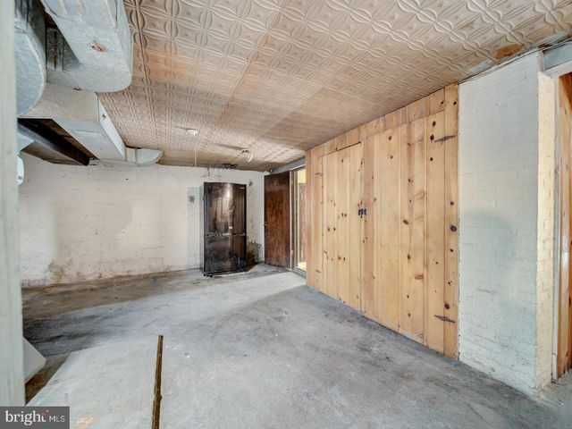 3819 SUITLAND RD SE, Washington, DC 20020