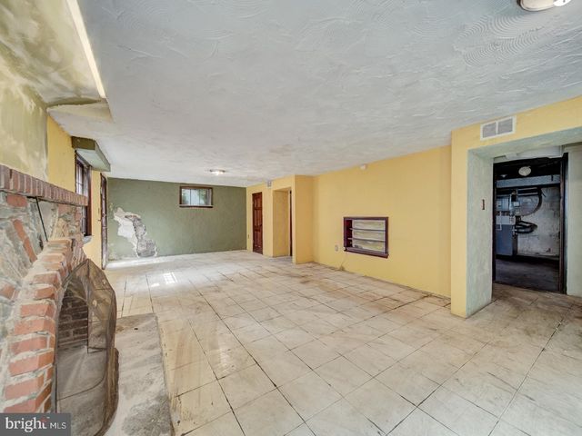 3819 SUITLAND RD SE, Washington, DC 20020