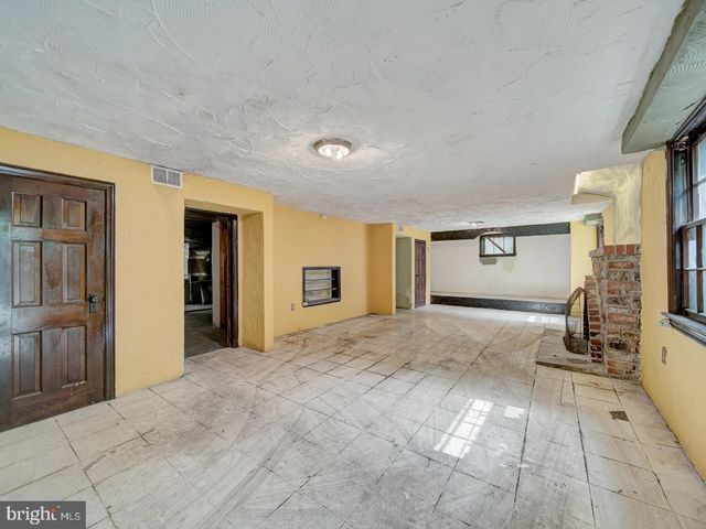 3819 SUITLAND RD SE, Washington, DC 20020