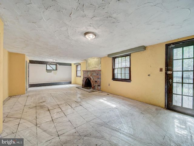 3819 SUITLAND RD SE, Washington, DC 20020