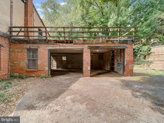 3819 SUITLAND RD SE, Washington, DC 20020