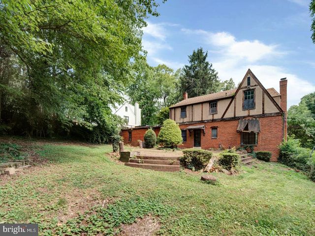 3819 SUITLAND RD SE, Washington, DC 20020