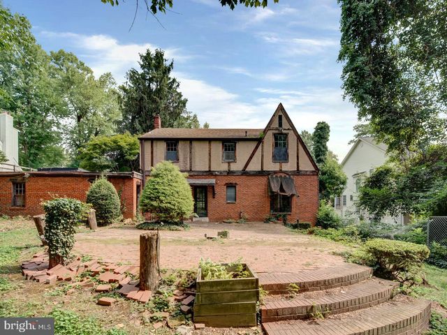 3819 SUITLAND RD SE, Washington, DC 20020