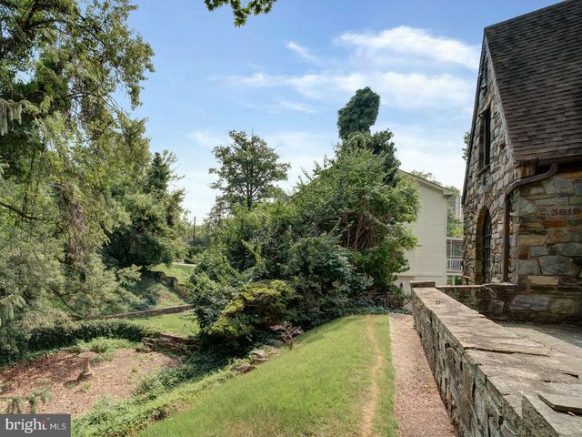 3819 SUITLAND RD SE, Washington, DC 20020