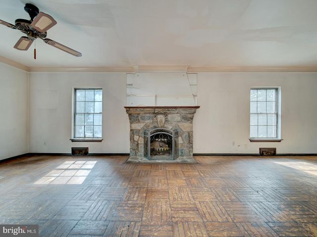 3819 SUITLAND RD SE, Washington, DC 20020