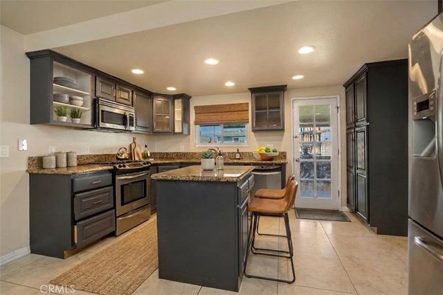 3546 Hillview Drive, Riverside, CA 92503