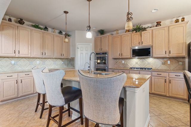 2228 Condor Street, Grand Prairie, TX 75052