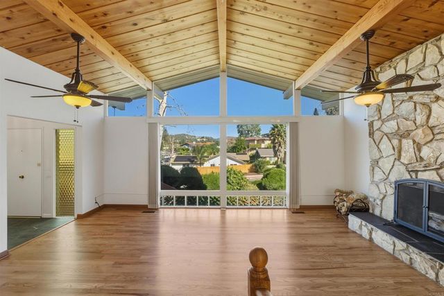 2041 Nutmeg Street N, Escondido, CA 92026