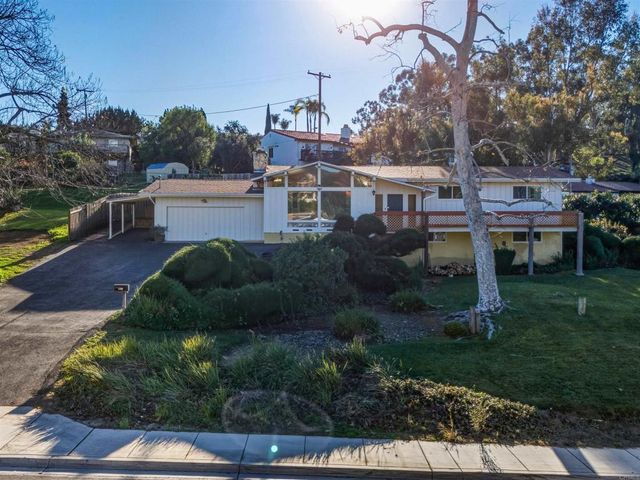 2041 Nutmeg Street N, Escondido, CA 92026