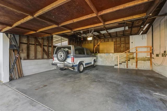 2041 Nutmeg Street N, Escondido, CA 92026