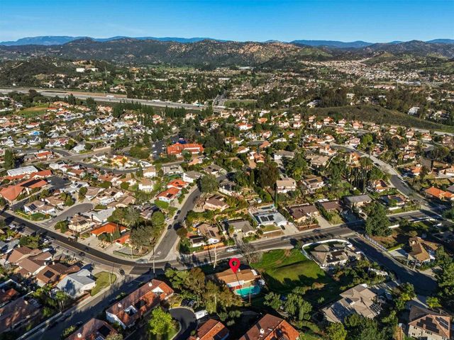 2041 Nutmeg Street N, Escondido, CA 92026