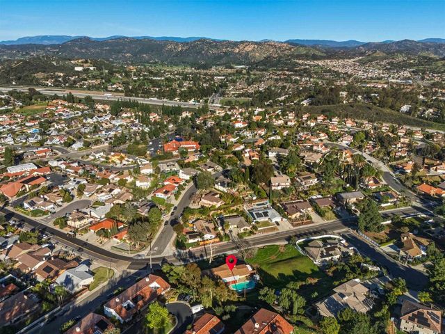 2041 Nutmeg Street N, Escondido, CA 92026