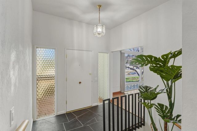 2041 Nutmeg Street N, Escondido, CA 92026