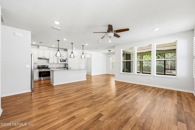 10988 KENTWORTH Way, Jacksonville, FL 32256