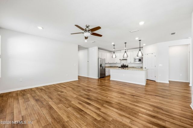 10988 KENTWORTH Way, Jacksonville, FL 32256