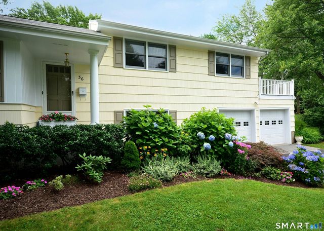 36 Village Drive, New Canaan, CT 06840