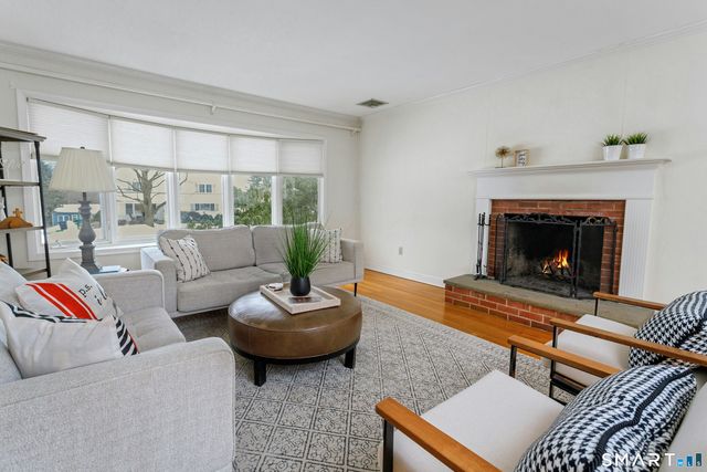 36 Village Drive, New Canaan, CT 06840