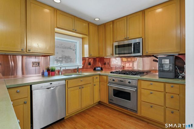 36 Village Drive, New Canaan, CT 06840