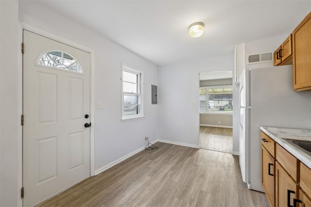 510 W 5th Avenue, Indianola, IA 50125